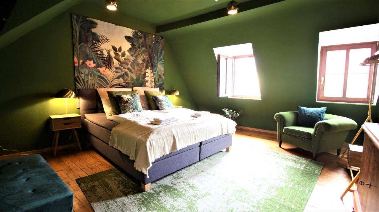 The George - Boutique Style *